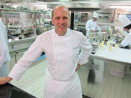 Questo è un post di ricordi molto nitidi che spero di riuscire prima o poi a riassaporare e che desidero comunicare e condividere. Review Of Rome Italian Restaurant Pergola By Andy Hayler In February 2014