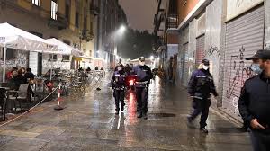 Il coprifuoco dovrebbe essere revocato in via definitiva il prossimo 21 giugno. E Ufficiale Anche In Piemonte Coprifuoco Dalle 23 Alle 5 La Stampa