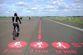 Die Schonsten Parks Und Garten Deutschlands Floor Signage Park Signage Streetscape Design