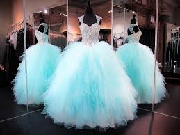 Quinceanera Dresses Ball Gowns Sweet 16 Dresses 2017 New Arrival Sheer Straps Keyhole Quinceanera Gowns With Beaded Embellishment