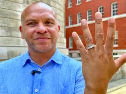 Soon Get A 'Smart Wedding Ring' In India Which You Can 'Swipe' While  Shopping