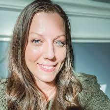 Lacey Biggs's Instagram, Twitter & Facebook