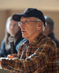 Spotted: The U.S. Coast Guard's Healy icebreaker was spotted off the coast  of Nome Saturday morning. It was joined by the Munro cutter. Two small,  orange-hulled auxiliary craft can be seen maneuvering