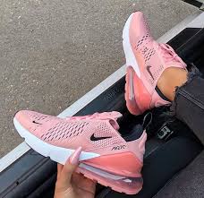 Follow Slayinqueens For More Poppin Pins Chaussures Nike Chaussure Nike Air Chaussures Air Max