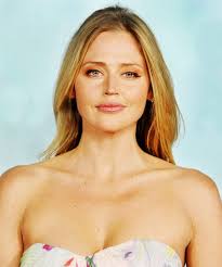 Arresto por violencia doméstica de Estella Warren, Detalles fondo de  pantalla del teléfono