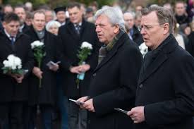 Hier beantworten wir fragen, die sich. Thuringen Ministerprasidenten Gedenken Opfer Der Deutschen Teilung Thuringen Insudthuringen