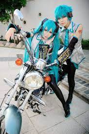 Great Hatsune Miku And Genderbend Hatsune Miku I Am Almost 100 Sure I Spelled That Wrong I Wish I Could Do This Miku Cosplay Vocaloid Cosplay Manga Cosplay