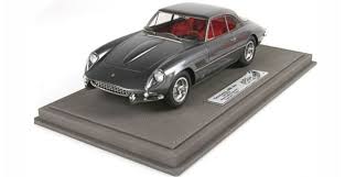 Here you can find such useful information as the fuel capacity, weight, driven wheels, transmission type, and others data according to all known model trims. Bbr Models Cars1806 Ferrari 400 Superamerica 1962 S N 4279 Sa Grey 1 18