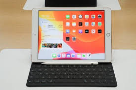 Por Que El Ipad De Apple Es El Dispositivo Ideal Para La Pandemia Debido A Las Restricciones Para Salir De Casa La Tablet Ha Pa In 2020 Apple Ipad Ipad Computer Ipad
