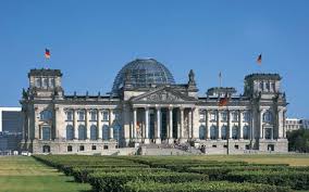 Der bundestag ist das parlament der bundesrepublik deutschland. The Plenary Building In The Converted Reichstag Foster Partners