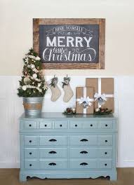 For instance, you can set up a centerpiece on your dining table with a bowl of pine cones and a candle place in the middle of the bowl. Christmas Decorating Ideas For Small Space All About Christmas