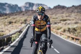 Zijn belangrijkste doelen dit seizoen zijn de klassiekers en de olympische spelen. 2021 Wout Van Aert Op De Teide In 2021 Belgie