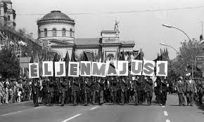 This is kádár jános, 1957. Archiv Fotokon A Majus 1 I Felvonulasok A 20 Szazad Masodik Felebol