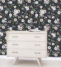 La Collection De Papier Peint Fleuri De Lilipinso Le Blog Deco De Mlc Papier Peint Motif Papier Peint Papier Peint Fleuri