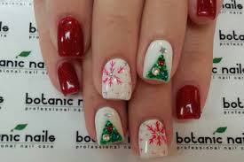 Hermosas ⭐ uñas navideñas ⭐ decoradas con diseños elegantes, para niñas, en colores rojo, verde, azul, dorado 🔥 decoraciones sencillas y más. Decoracion De Unas Navidenas Para Ninas Unas Decoradas