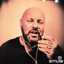 BED OF ROSES WITH HANNAH