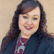 Louisa Dean's Instagram, Twitter & Facebook