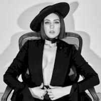 Maruv Siren Song Download Mp3 For Free Songs Poses Celebrities