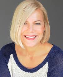 Amazon.com: Big Red and the Terrible Tomato Hornworm (Bloomers Island  Garden of Stories): 9781635651102: Carbone, Courtney, Longhi, Katya: Books