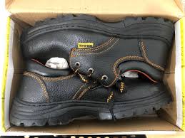 See more of lionmas furnishers giant kelana jaya on facebook. Mr Diy Safety Boots Shoe Men S Fashion Footwear On Carousell