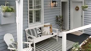 Undergoing renovation and replacing existing materials with new internal and exterior timber cladding? Style Ideas From A Coastal Look Home Renovation Bunnings Australia