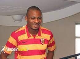 Durou pouco a passagem de guy roux pelo lens. Madeinlens Bonaventure Kalou J Ai Signe A Lens Pour Rejoindre Guy Roux