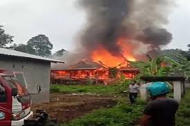Klasifikasi kebakaran di indonesia ditetapkan dalam permenaker no. Kebakaran Hebat Gemparkan Soppeng 3 Rumah Rata Dengan Tanah