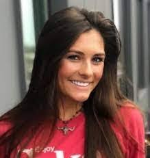 Helena Parrish's Instagram, Twitter & Facebook