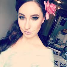 Robyn Adele Anderson, ഒരു പുതിയ...