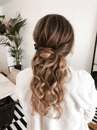 brautstyling brautmakeup brautfrisur in berlin gleam blush hochzeitstyling frisuren offene haare hochzeit brautfrisur offene frisuren