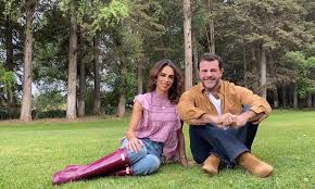Bibi y eduardo capetillo presentaron a sus cinco hijos en la más reciente edición de la revista quién. Eduardo Capetillo Reveals That He Was Told That Marrying Biby Gaytan Would Be A Mistake Why Latest Breaking News