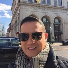 EMBARAZÓ A LA HIJA… ¡Y TAMBIÉN A LA SUEGRA! 📍Lo que parecía una historia  de amor terminó como un episodio de novela sin censura… En un barrio  tranquilo, donde lo más escandaloso