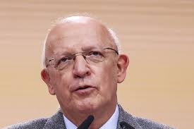 Santos Silva diz que PS não deve perder liderança à esquerda, mas dialogar  com PSD