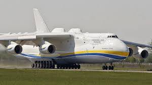 It is powered by six turbofan engines and is the heaviest aircraft ever built, with a maximum takeoff weight of 640 tonnes (705 short tons; Samyj Bolshoj Samolet V Mire Sovershil Pervyj Kommercheskij Rejs