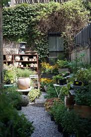 30 Simple And Gorgeous Modern Garden Ideas Backyard Garden Design Garden Design Layout Courtyard Gardens Design