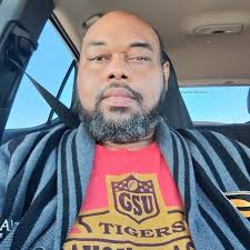 Colorado has hired Hall of Famer Marshall Faulk as its new running backs  coach 🦬