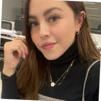 100+ perfiles de «Etna»