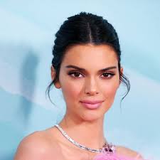 The model, 24, took to instagram on wednesday and posted pictures of herself in a tiny. Kendall Jenner Just Shared A Hilarious Throwback Pic Of Her Fringe Faux Pas