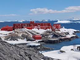 Tras casi dos horas, onemi ordenó la cancelación total del estado de precaución de tsunami y la la base eduardo frei, de la fuerza aérea de chile, está ubicada 1.230 kilómetros al sur del. Amp Chile Chile Evacua Las Bases Antarticas Despues De Que Un Terremoto De Magnitud 7 Disparase La Alarma De Tsunami