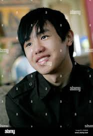 Seventeen-year-old Bee Vang, a Hmong-American who made his acting debut  opposite Clint Eastwood in "Gran Torino," talks about his acting experience  Wednesday, Jan. 14, 2009 at his Robbinsdale, Minn., home. (AP Photo/Jim