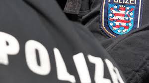 Nach einem mutmaßlichen messerangriff in erfurt hat die polizei einen tatverdächtigen festgenommen. Messerattacke Zwei Menschen In Erfurt Mit Messer Angegriffen Und Verletzt Augsburger Allgemeine