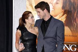 Miley cyrus (27, don't call me angel) nimmt den neuanfang zum jahresbeginn ernst: Miley Cyrus Und Liam Hemsworth Beim Knutschen Erwischt