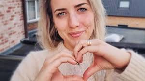 Laura uit 'Blind Getrouwd' openhartig: "Mensen zeiden dat ik een scheve  muil had"