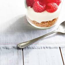 Gateau Au Fromage Et Au Chocolat Blanc En Pot Ricardo Recipe Desserts Cheesecake Mini Cheesecake
