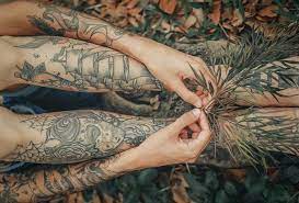 Keep your fidgety fingers from reaching out to feel, rub or pinch a tattoo. Tattoo Etiquette Unspoken And Spoken Rules For Shops And Customers