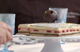 100 ml di caffè espresso o caffè moka con 1 cucchiaino di caffè solubile 140 g di cioccolato bianco al 35% di burro di cacao 220 ml di panna fresca al 35% di massa grassa preparazione: Ricetta Torta Opera Di Ernst Knam Archives Ricette In Tv