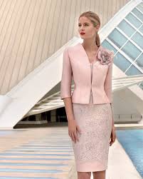 I abiti da cerimonia sono un elemento indispensabile nel guardaroba di ogni donna. Pin Su Kleider