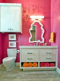 The bathroom contains two striped bathroom towels that are appropriate for female and male bathroom owners. 20 Towel Display Ideas For Contemporary Bathrooms