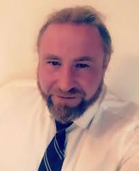 Man Passes Away During Vacation, Wife Tells Family Over Video Call With His  Body Behind Her