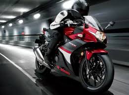 Mau yang 250cc ada kawasaki ninja 250r, yamaha r25, honda cbr250rr dua silinder dan honda cbr250r satu silinder. Harga Motor Sport 250cc Murah Terbaru 2021 Otomotifo